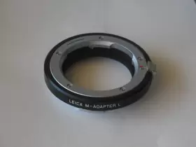 Leica 018-771 M-adapter T Mount - Black